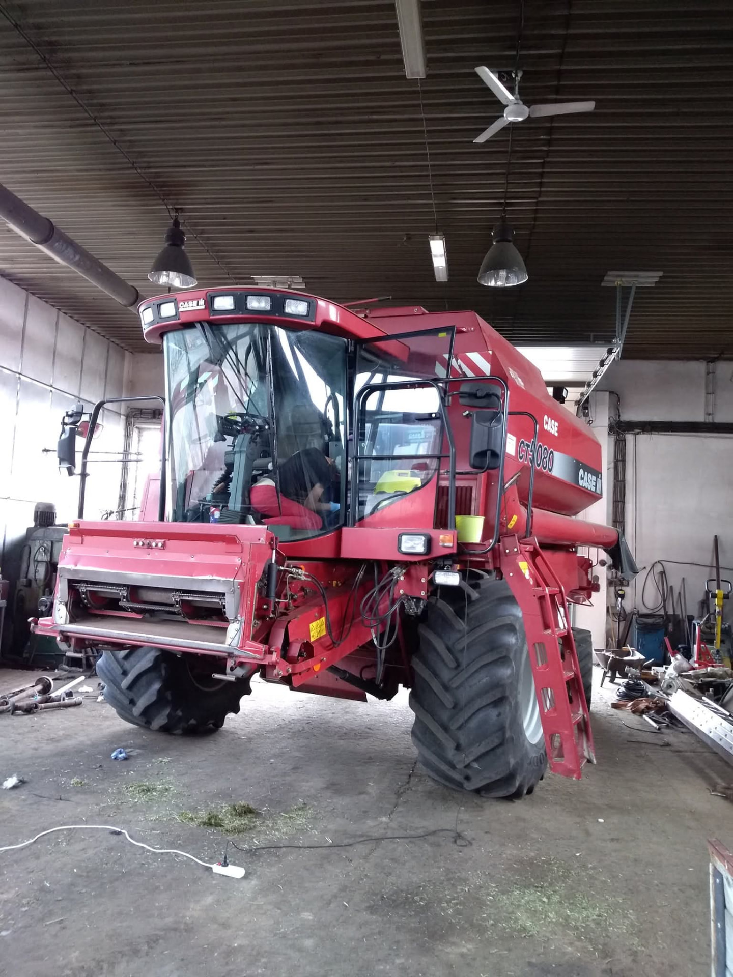 Vyčištěná kabina zemědělského stroje Case IH